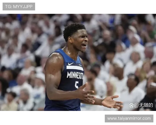 森林狼官方社媒晒爱德华兹揭幕战战靴AE 2你觉得比第一代更酷吗